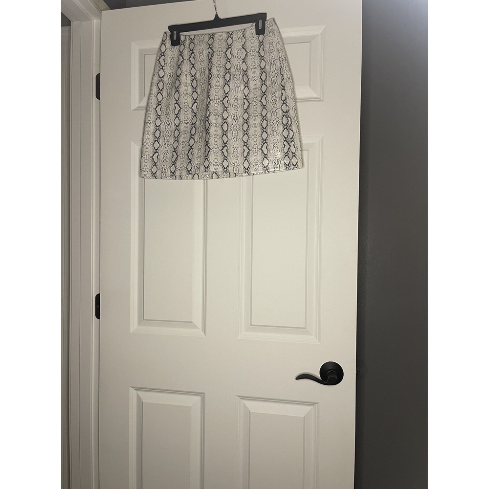 Entro Faux Leather Snakeskin Mini Skirt Gray White Medium Nwt